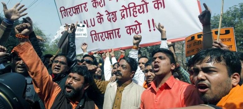 देशद्रोह और देशभक्ति के नारों में उलझा देश