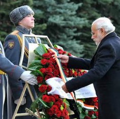 'मोदी के चलते समय राष्ट्रगान बजाकर रूसियों ने उनका अपमान किया है!'